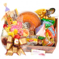 Cesta de Bolos e Flores da Fazendinha